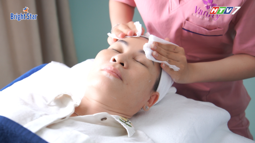 “bật mí” công nghệ trẻ hóa da không dao kéo